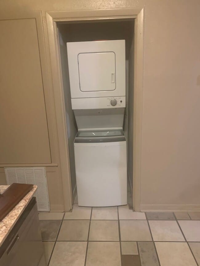 Photo - Somerset West Campus - 3BD/2BA - Reserved Parking - W/D - Shuttle Stop - $2200 Unit Somerset