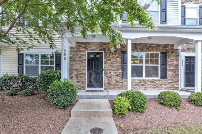 Photo - 255 Hampshire Downs Dr