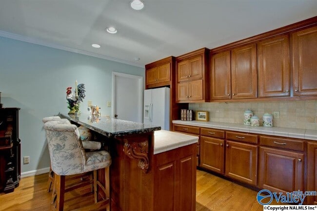 Photo - 2700 Evergreen St SE