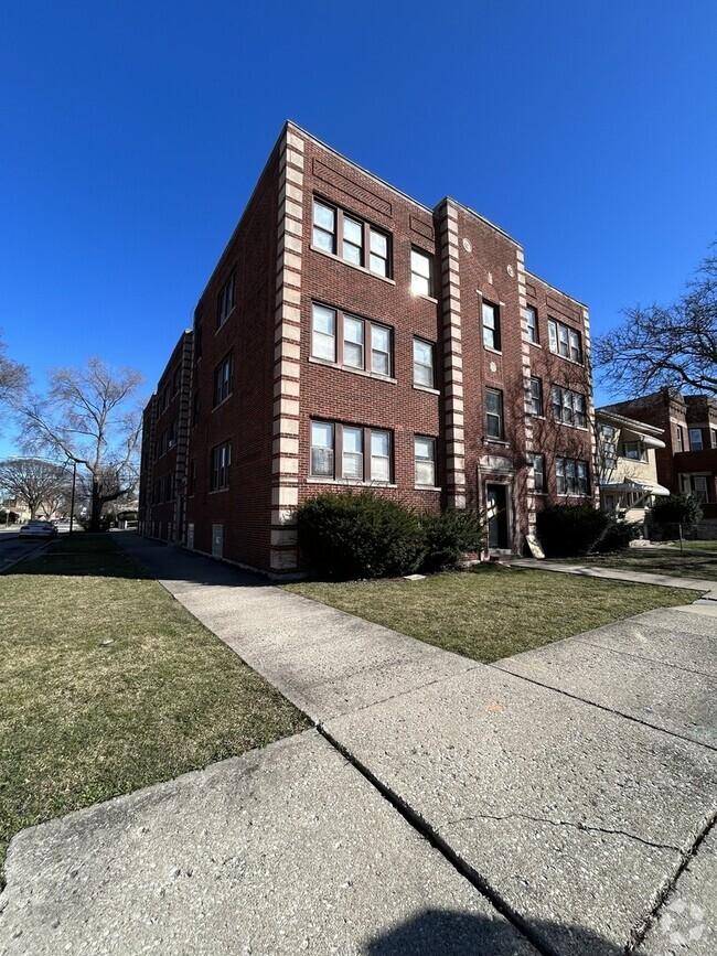 Building Photo - 10801 S Prairie Ave Rental