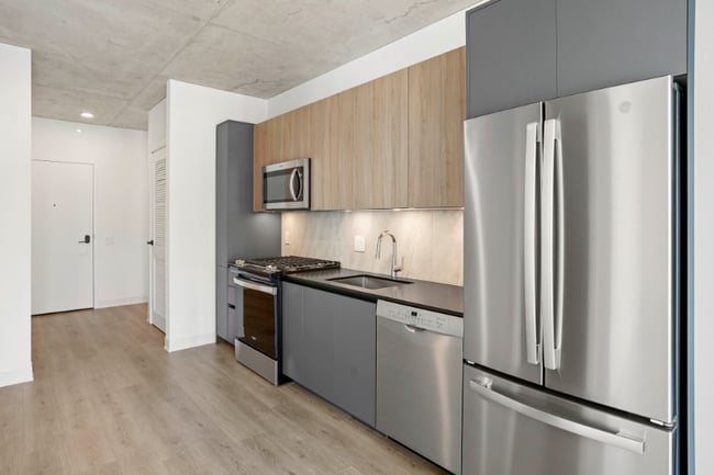 Photo - 221 W Polk St