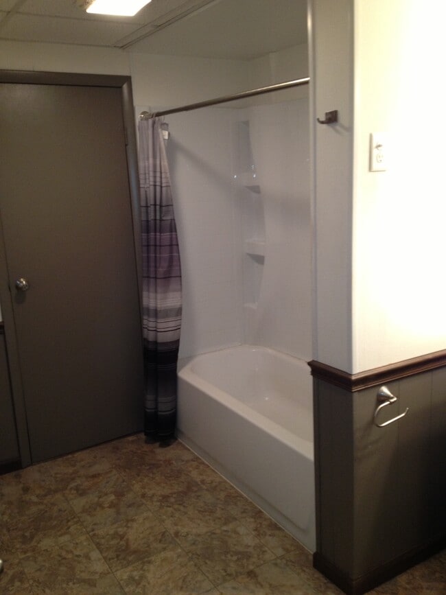 Photo - 41 E Kerr St