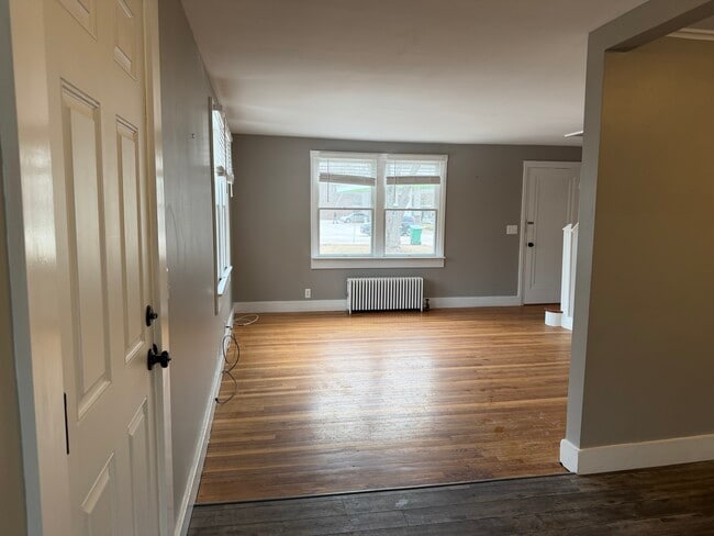 Livingroom - 84 Milton Rd Unit 84