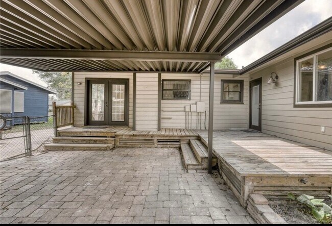 Photo - 942 Delaine Dr