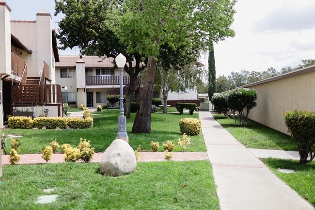 Building Photo - Downstairs 2-Bedroom Condo in Banning--55+ Gated Community!