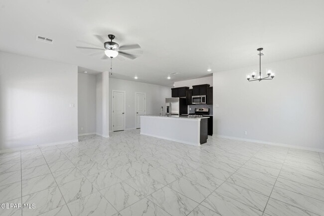 Photo - 909 Larkhall Pl