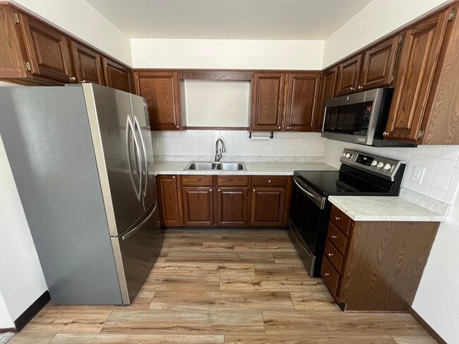 Photo - 484 W 30th St