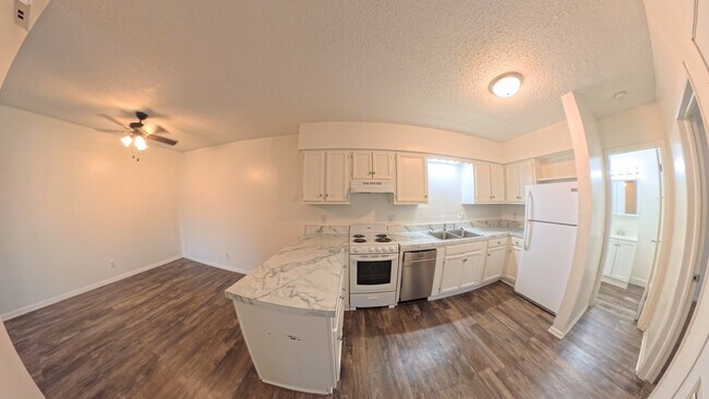 214 NW Chapel Dr Unit 1