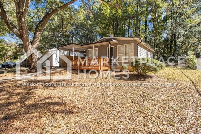 Photo - 2006 Akron Dr SE