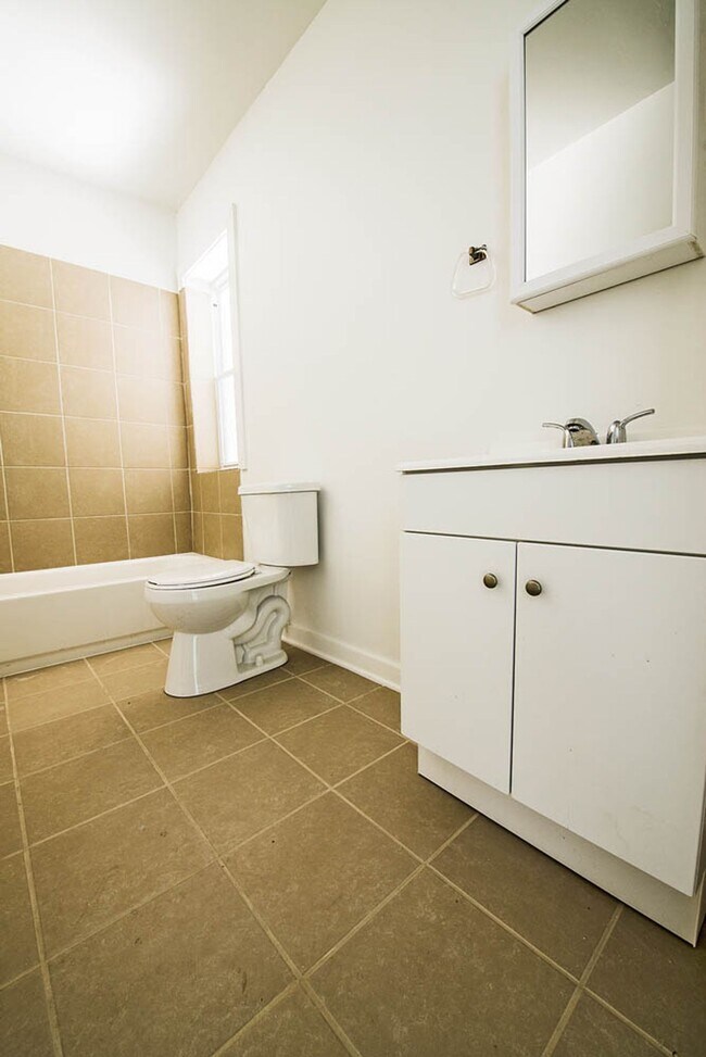 Photo - 7135 S Blackstone Chicago, IL 60619