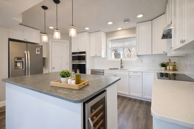 Photo - Charming 3-Bedroom Retreat with Finished Basement & Cozy Fireplace in Shoreview!