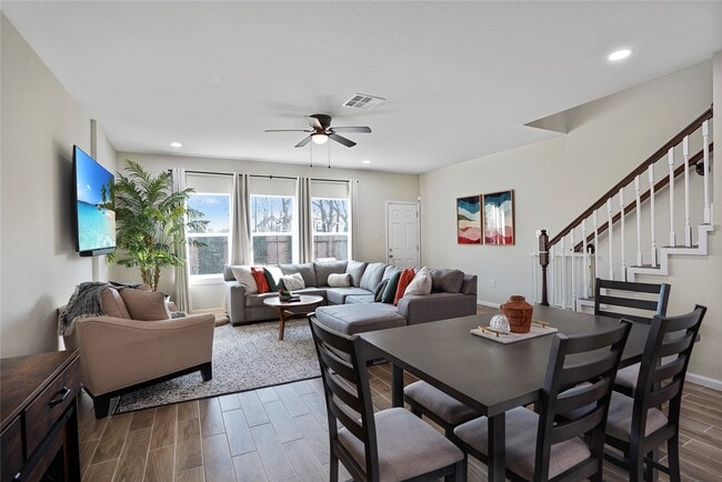 Photo - 7950 Blue St