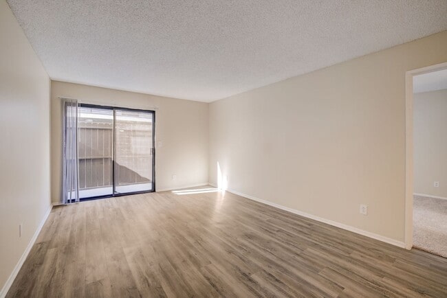 Photo - 951 S. Oxford