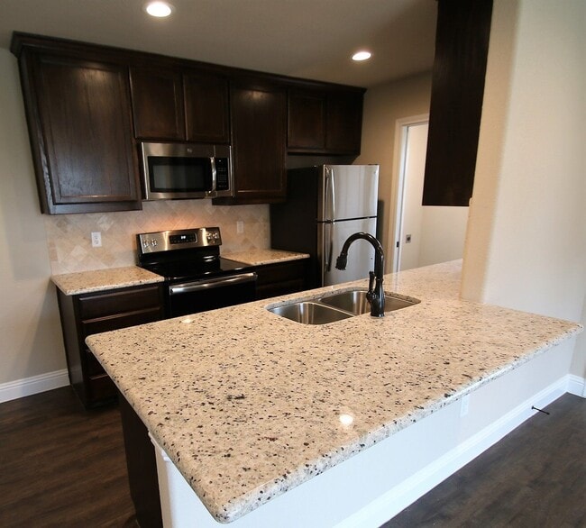 Building Photo - 154-156 Crossbow Ct. Unit 156