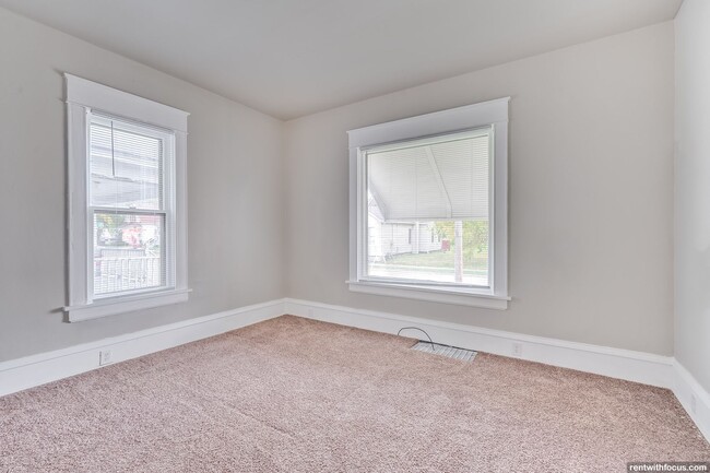 Photo - 328 Parkway Ave Unit 328