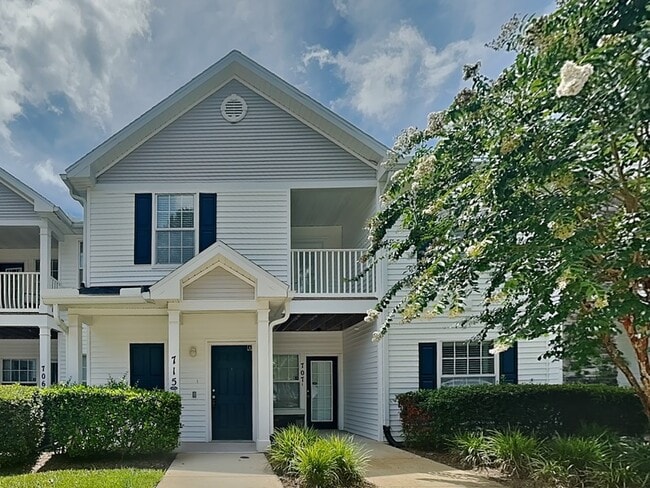 Building Photo - 575 Oakleaf Plantation Pkwy Unit 715 Rental