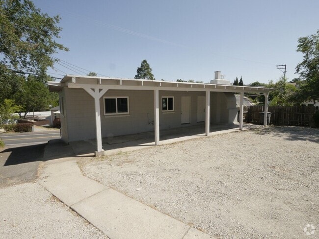 Building Photo - 606 Mountain Ranch Rd Unit A Rental