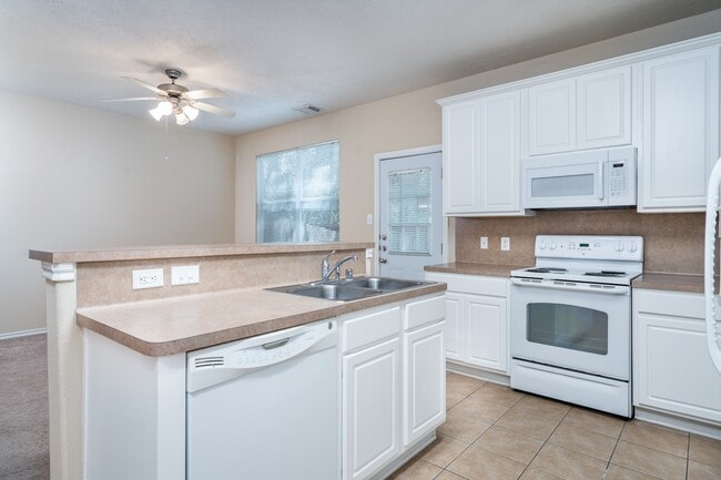 Building Photo - 207 N Burberry Park Cir