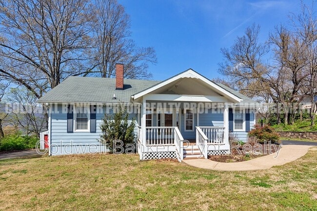 Photo - 323 Walsh Rd