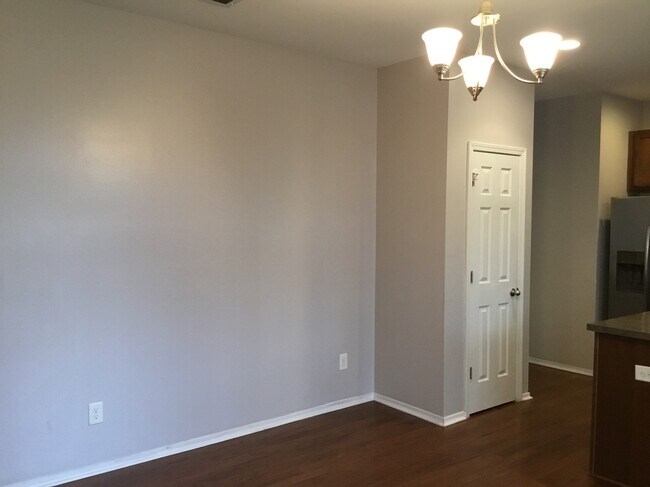 Photo - 5900 Spring Glen Ln