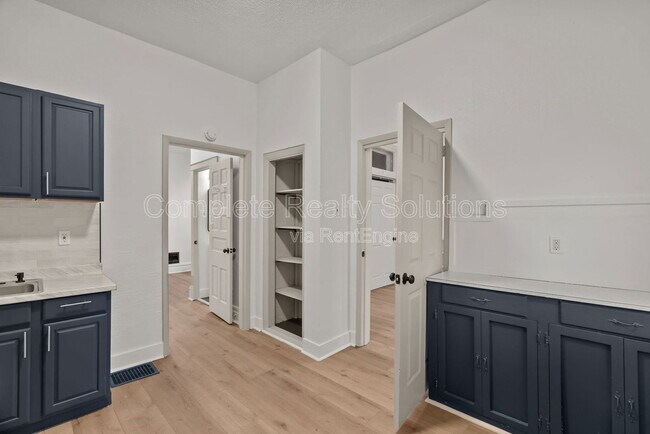 Photo - 4427 S 38th St