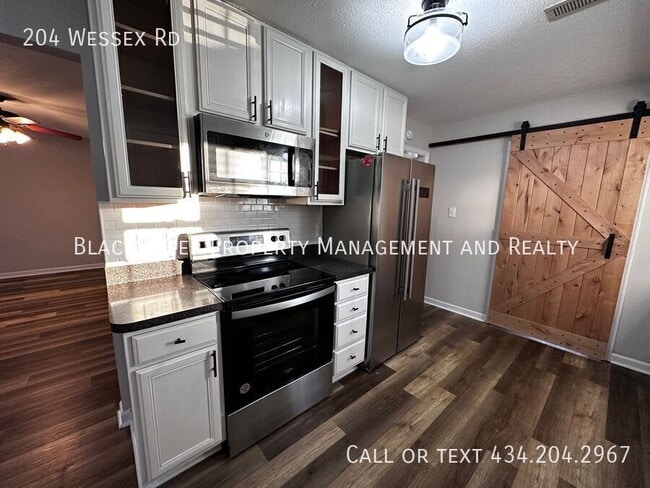 Photo - 204 Wessex Rd
