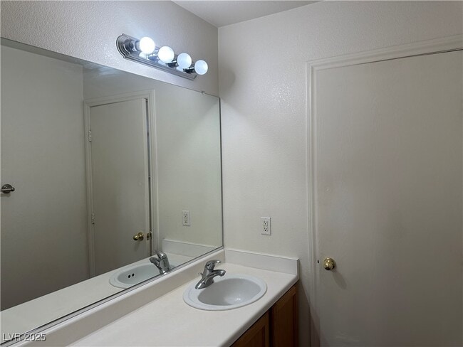 Photo - 9558 Grapeland Ave