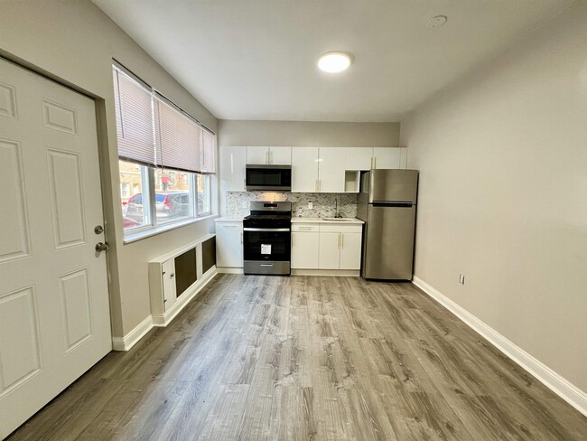 Photo - 6002 Hudson Ave Unidad 1A