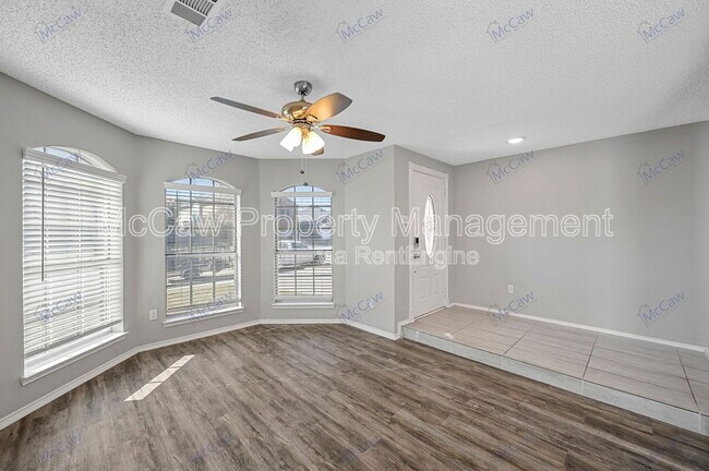 1371 Honeysuckle Ln