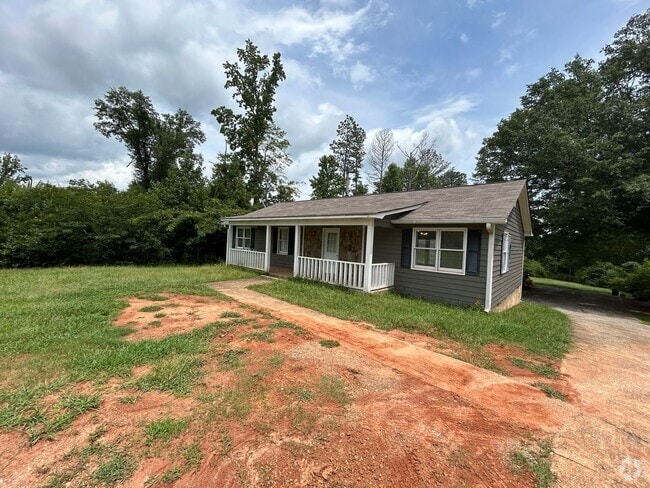 Building Photo - 168 Old Corinth Rd Rental