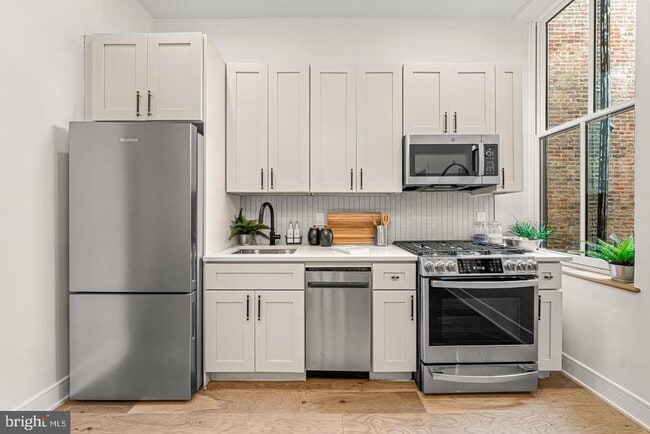 Photo - 2303 Delancey St Unit 3F