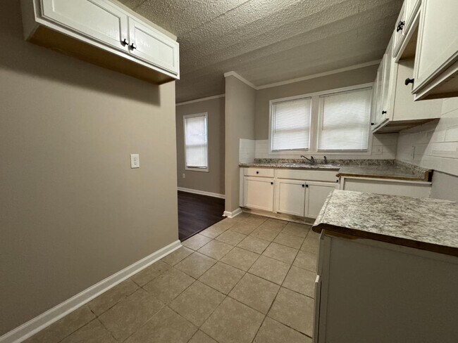 Photo - 1651 Corning Ave