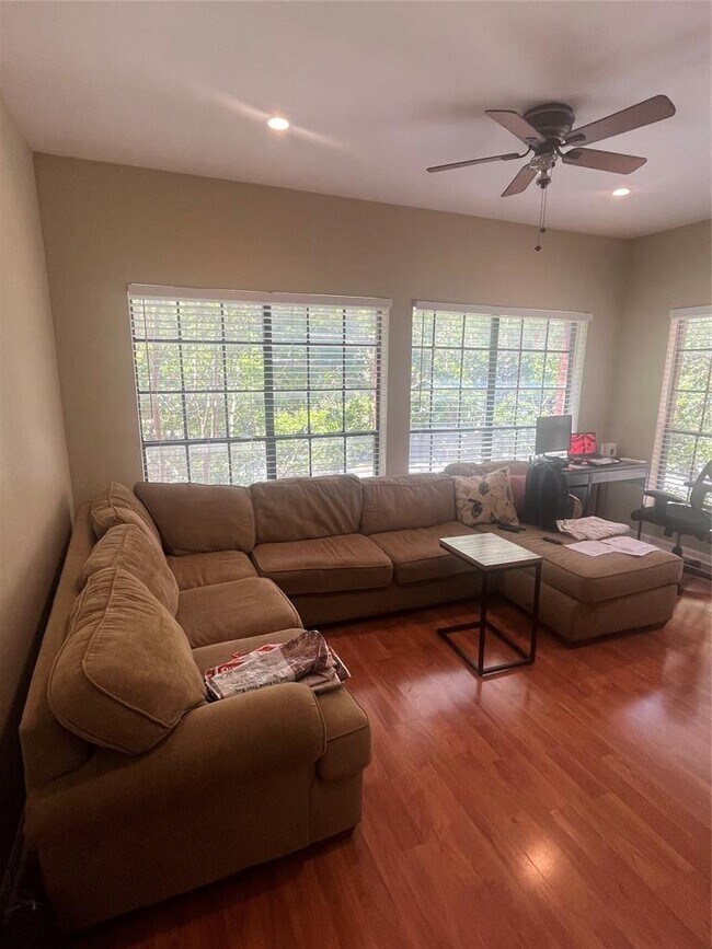 Photo - 712 W 21st St Unit 201