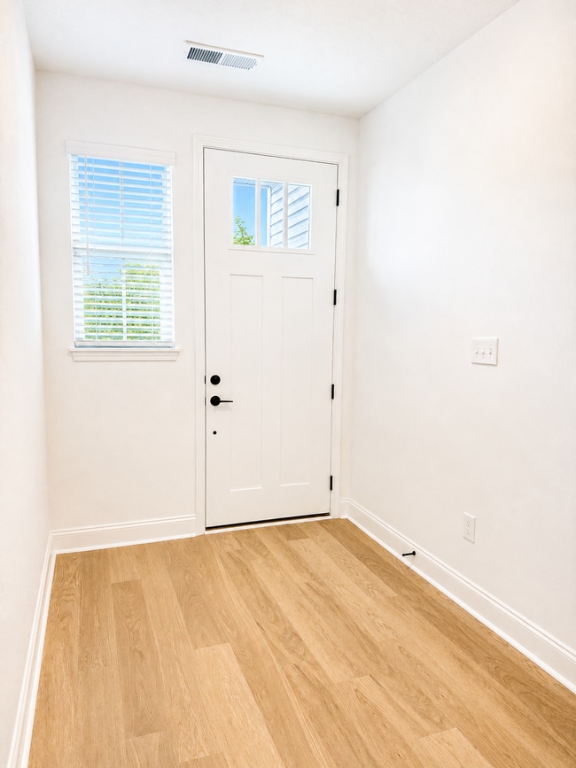 Photo - 1821 Bennett Vlg Dr