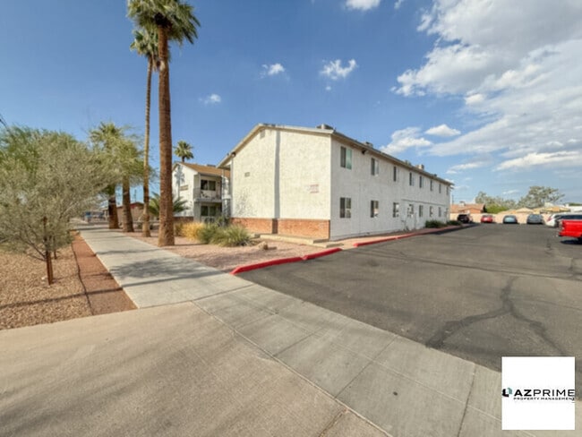 Building Photo - Welcome to This Modern, Upgraded 1/1 Apart... Rental