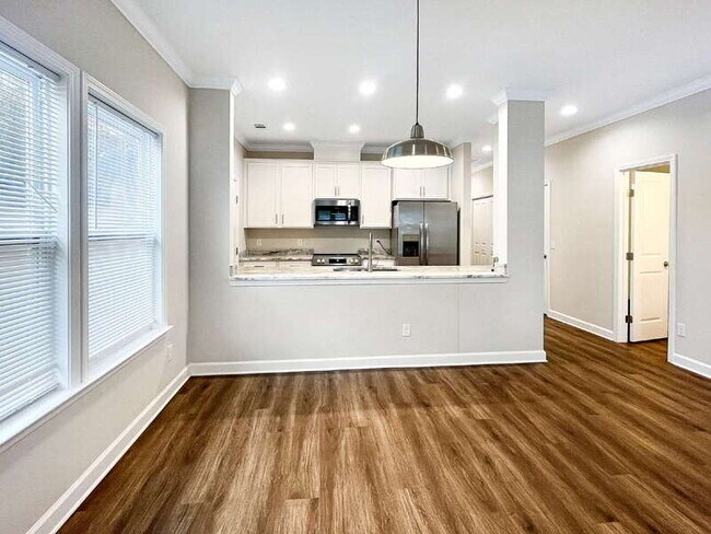 39 Travis St