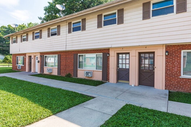 Building Photo - 1389 W Galbraith Rd