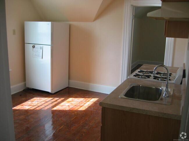 Building Photo - 30 Tilton St Unit 3 Rental