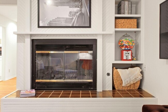 Photo - 2804 Melody Ln