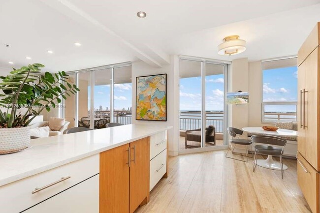 Photo - 808 Brickell Key Dr Unit 2504