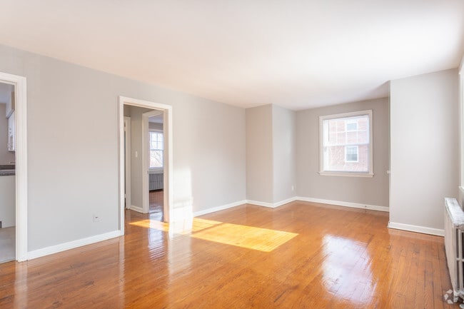2BD 1BA 775 sq. ft. - Elbur Avenue