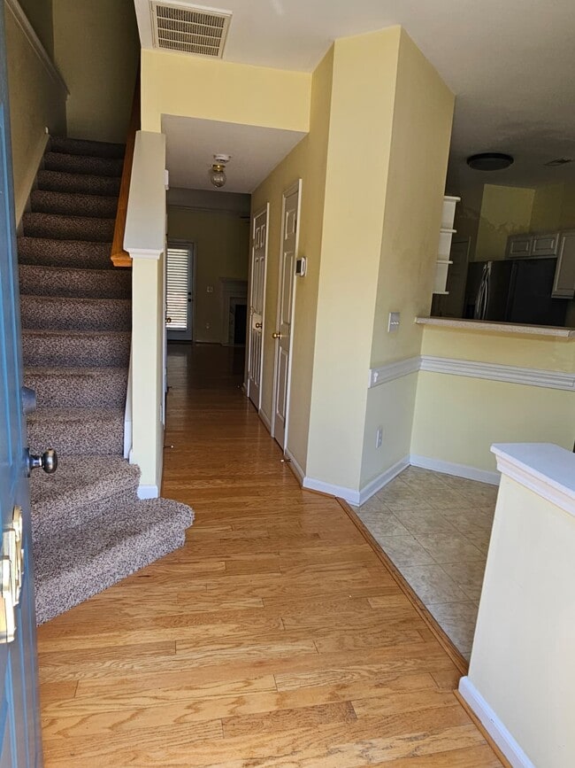 Photo - 142 Spring Crossing Cir