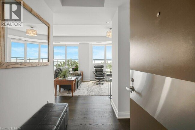 Photo - 3500 Lakeshore Rd W Unit B814