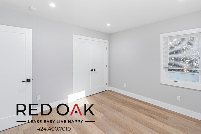 Photo - Gorgeous Two Bedroom with High Ceilings, R...