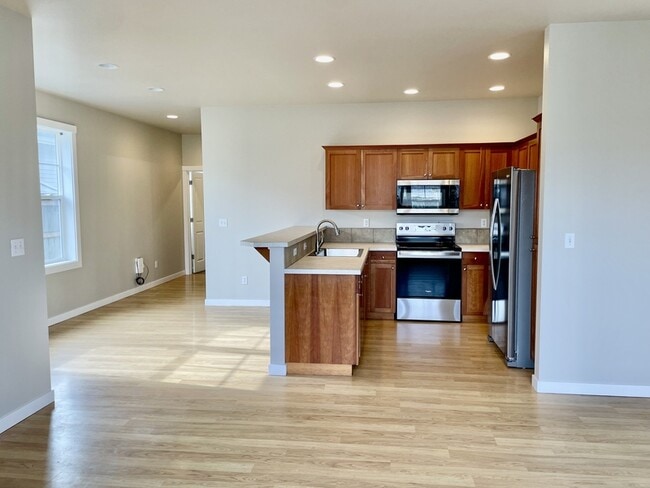 Photo - 1468 Foxtail St