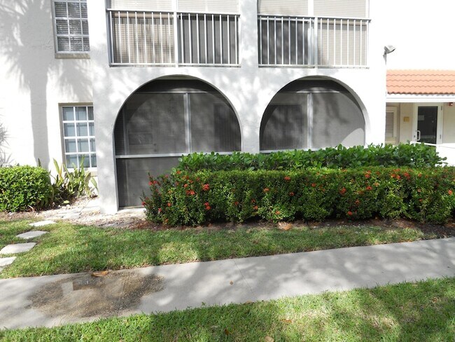 Photo - 250 NE 20th St Unidad 123s