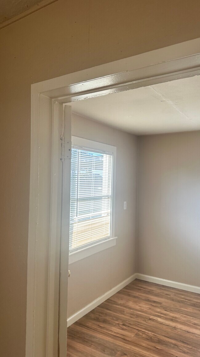 Photo - 6900 Cottage St