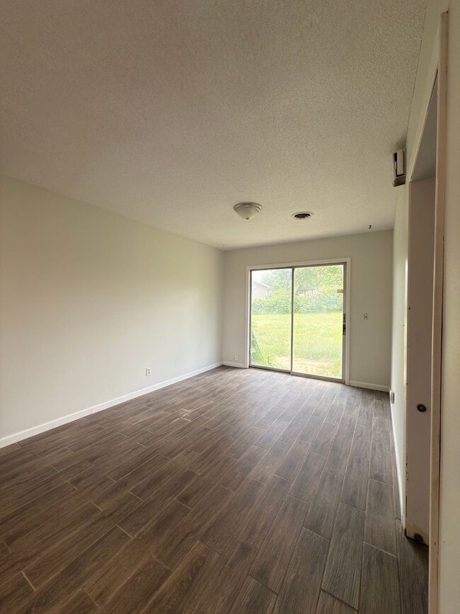 Photo - Beautiful Move in ready House!