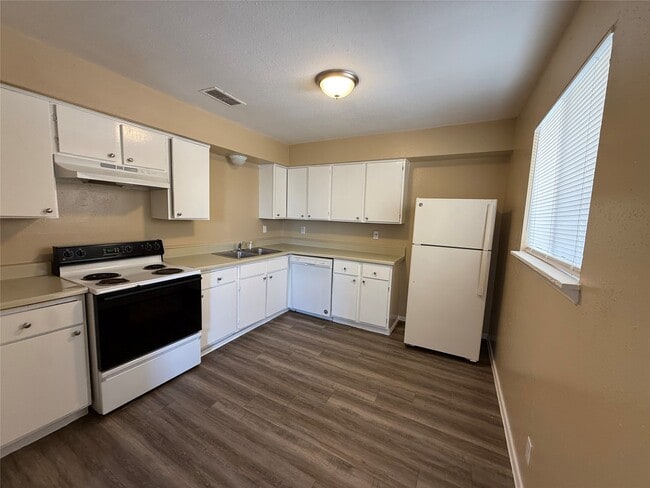 Photo - 2716 Avenue Q Unit 5
