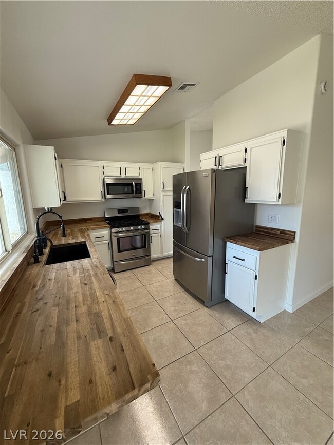 Photo - 488 Chelsea Dr